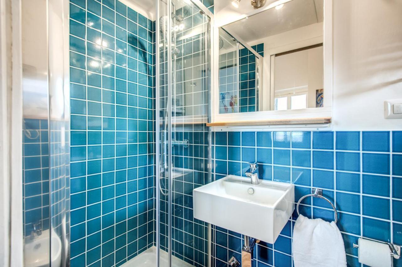 Cavour Attic With Terrace Apartment Roma Ngoại thất bức ảnh